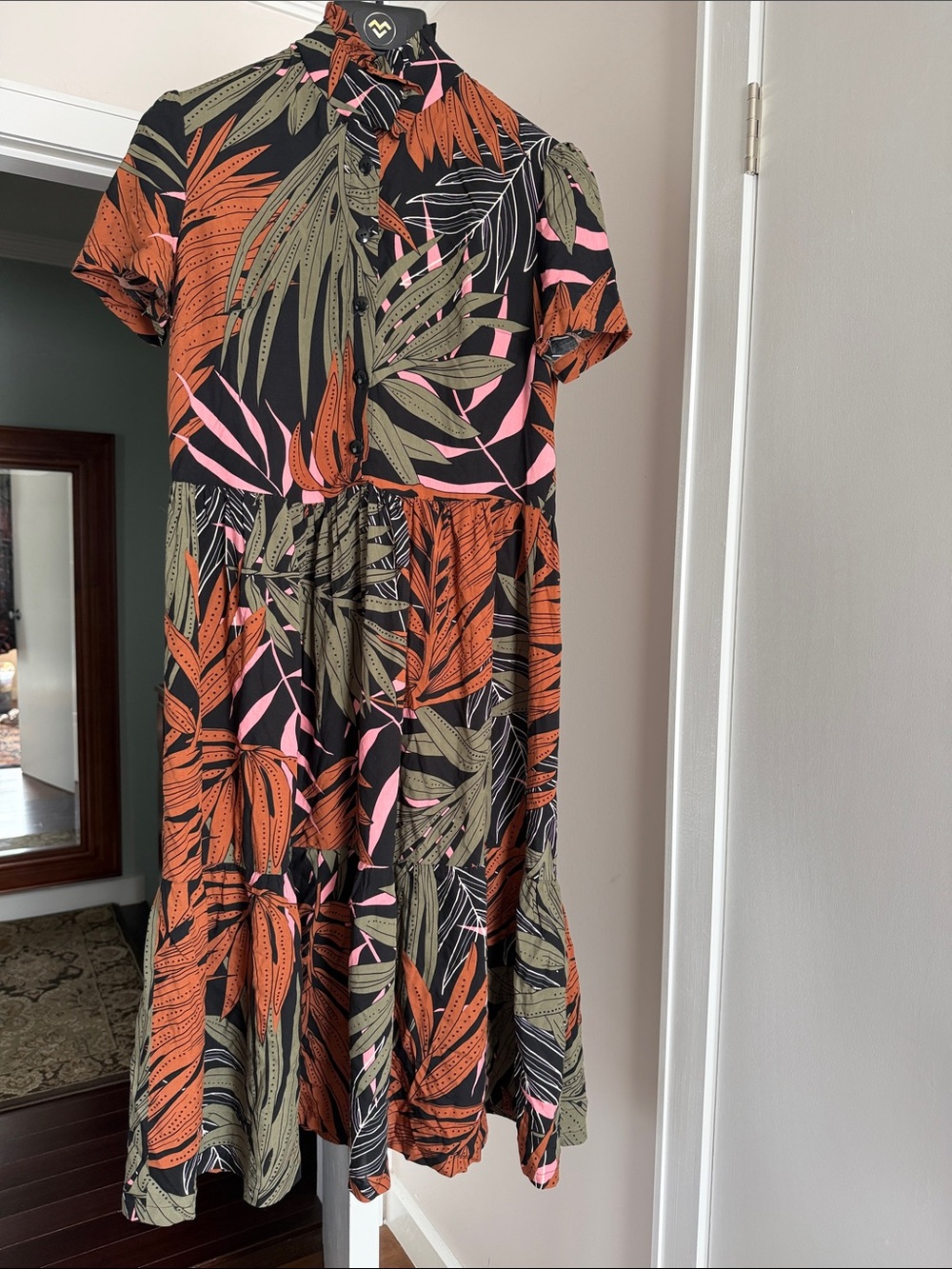 Tiered Short-Sleeve Midi Dress in Black with Olive Orange Pink Leaf Print size L